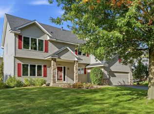 1860 Spinaker Dr, Woodbury, MN 55125