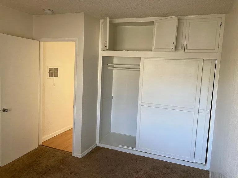 6634 Woodman Ave — Photo 5
