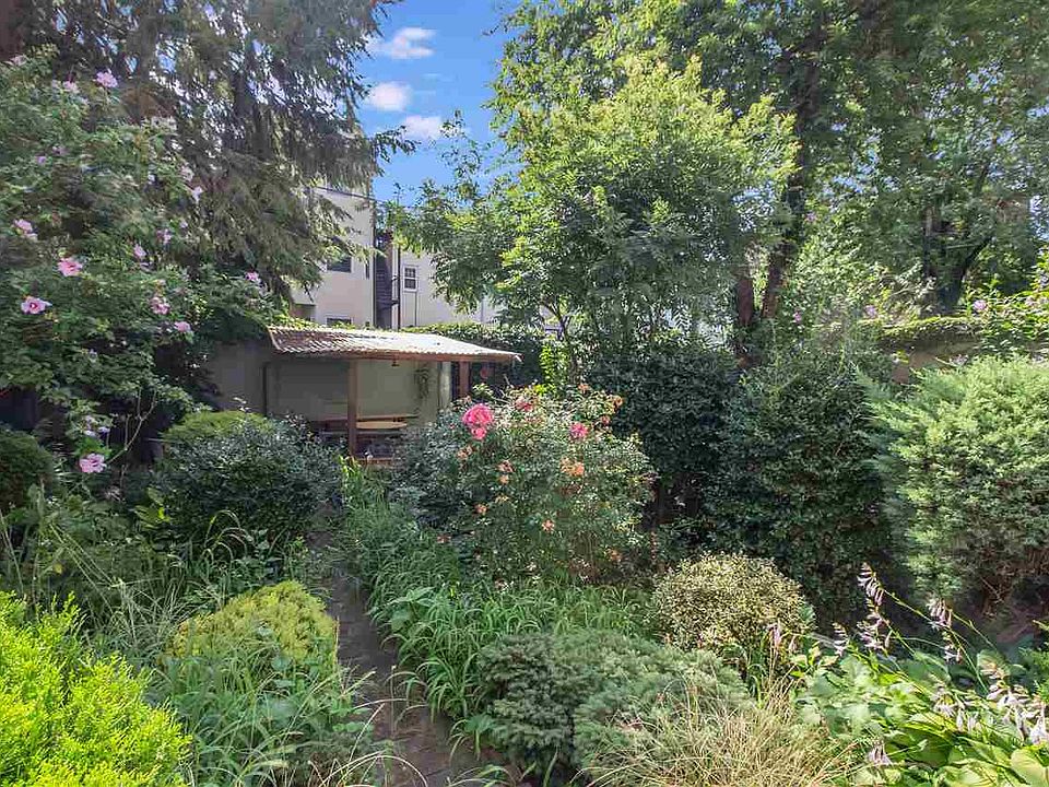 2nd image of 329 Park Ave