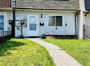 218 Country Club Dr, Maybrook, NY 12543