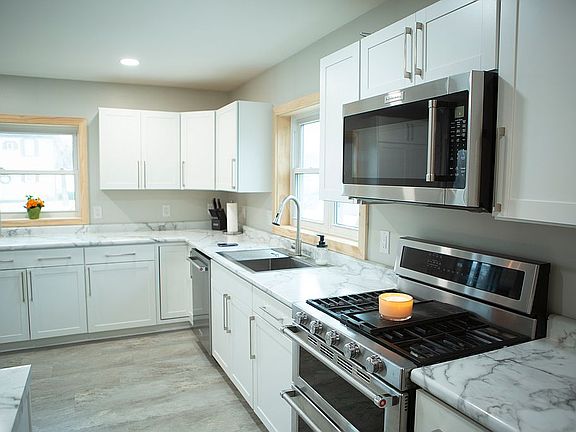 2nd image of 620 2nd St S