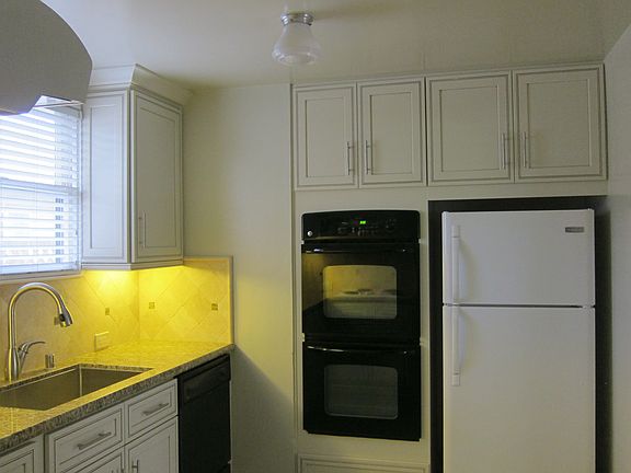 2nd image of 1435 Oakhurst Ave