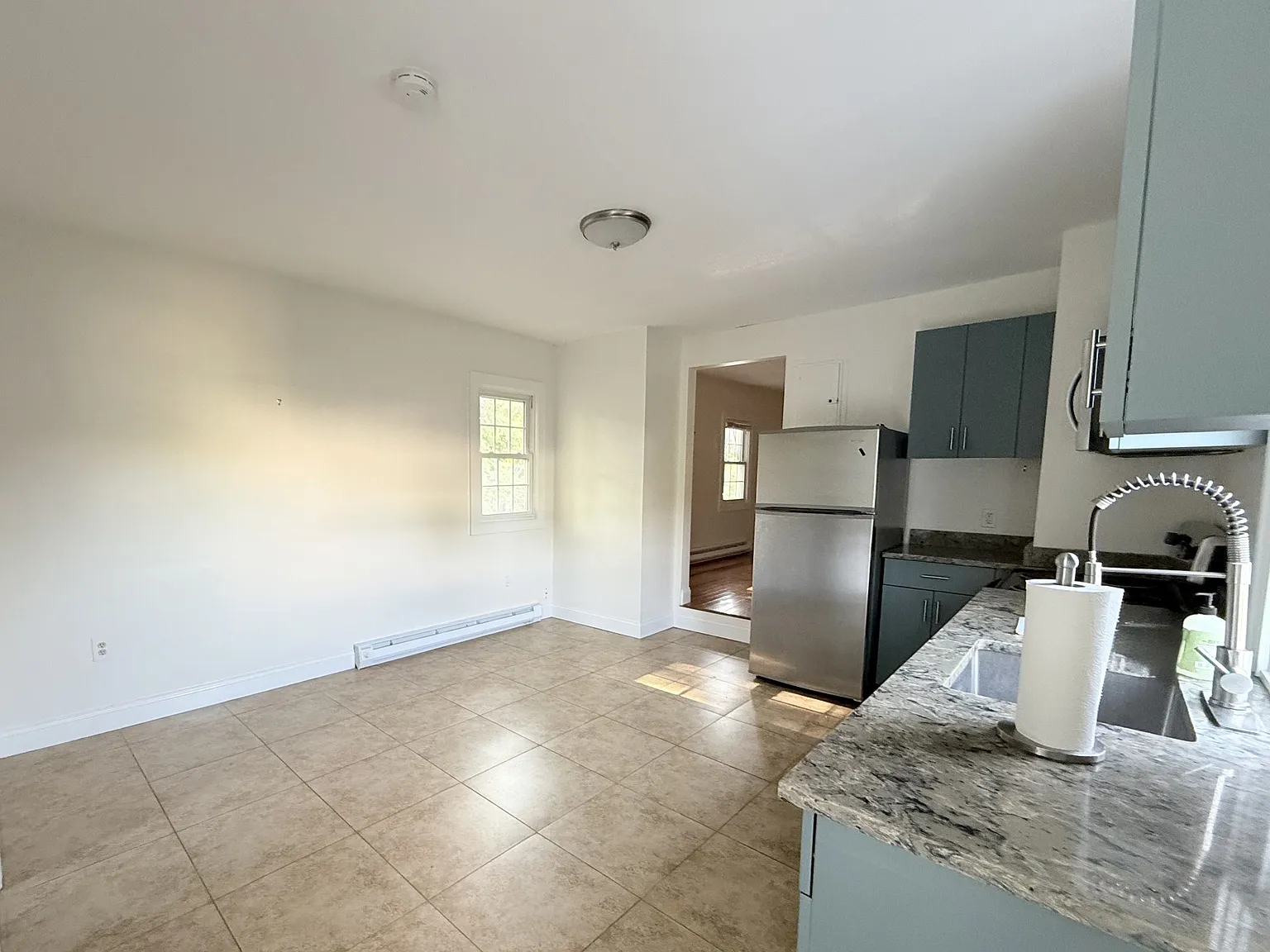 2 bed, 1000 sqft, $3,395 — Photo 3