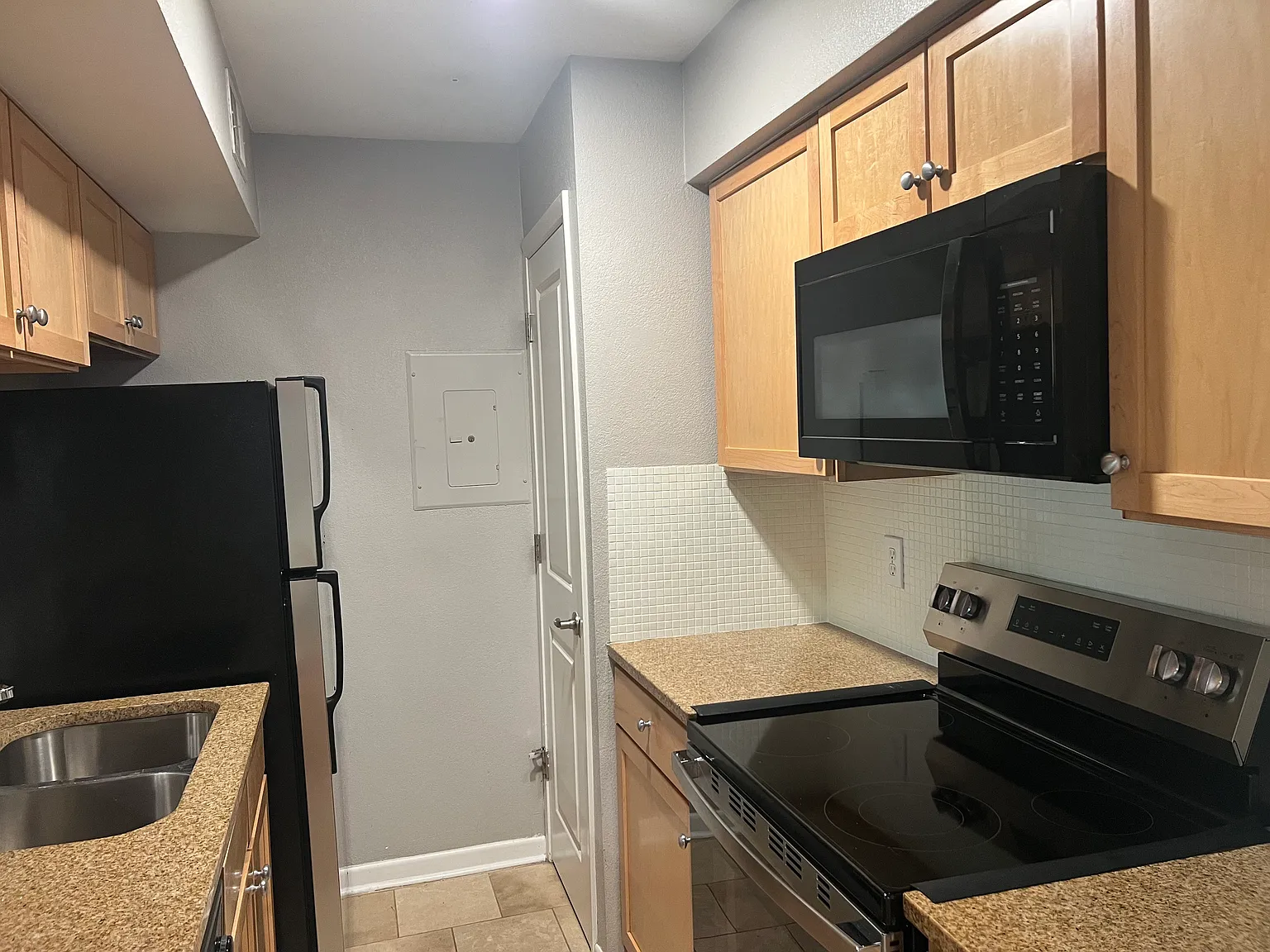 2 bed, 620 sqft, $1,395 — Photo 3