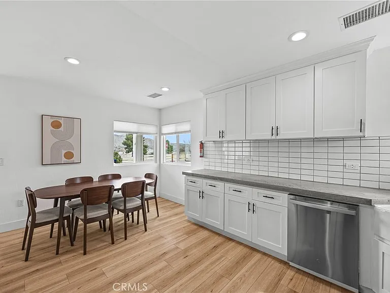 55585 Onaga Trl — Photo 10