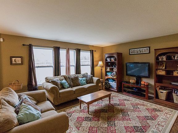 5th image of 6008 Oak Leaf Ct