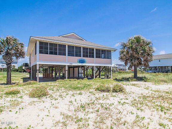 3rd image of 1328 W Beach Dr