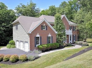 8 Crownview Ct, Sparta, NJ 07871