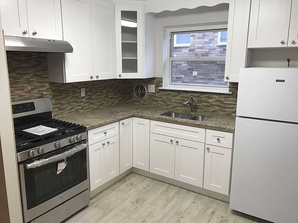 1st image of 2671 E 24th St #3