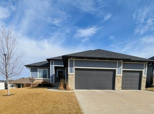 6630 Cavvy Rd, Lincoln, NE 68516