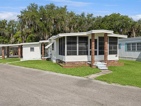 2nd image of 13 COCOS PLUMOSA DRIVE #B