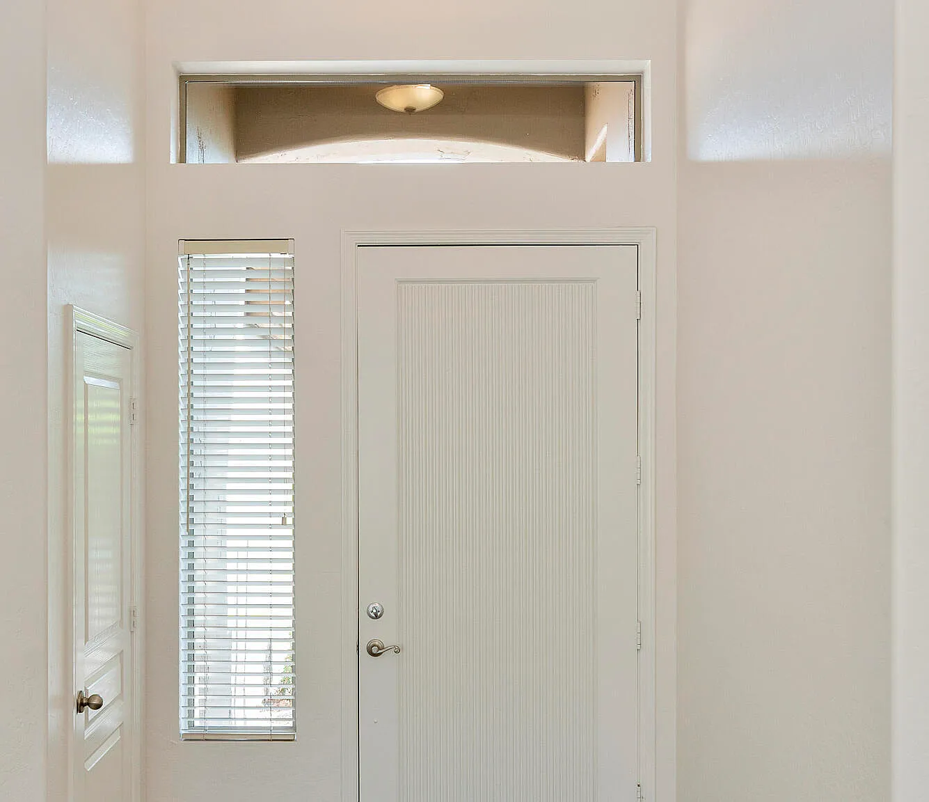 3 bed, 2.0 bath, 1858 sqft, $3,400 — Photo 4