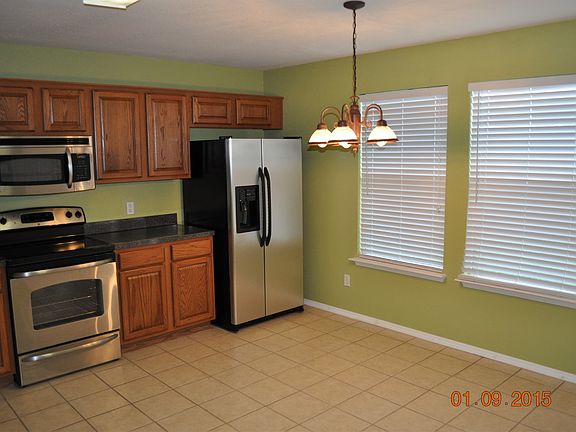 kitchen - frig included