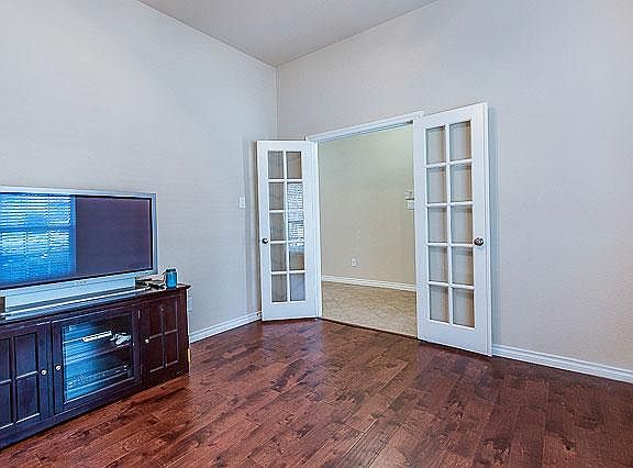 3rd image of 9413 Fenway Dr