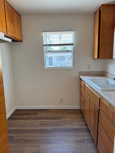 1551 N Arrowhead Ave #6 Photo 1