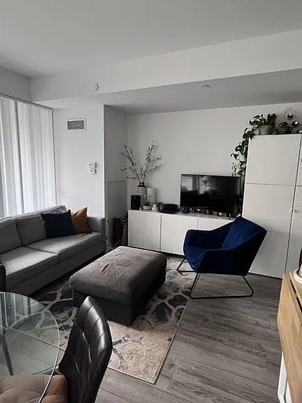 42 Charles St E #1007 — Photo 2