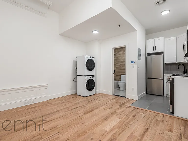 123 8th Ave #1F — Photo 1