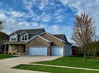 2007 John Dr, Mahomet, IL 61853