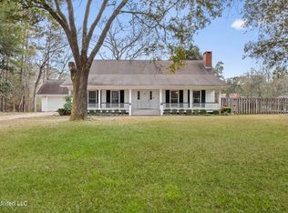 1921 Kingslea Dr, Gautier, MS 39553