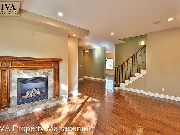 4th image of 242 Pinehurst Ave