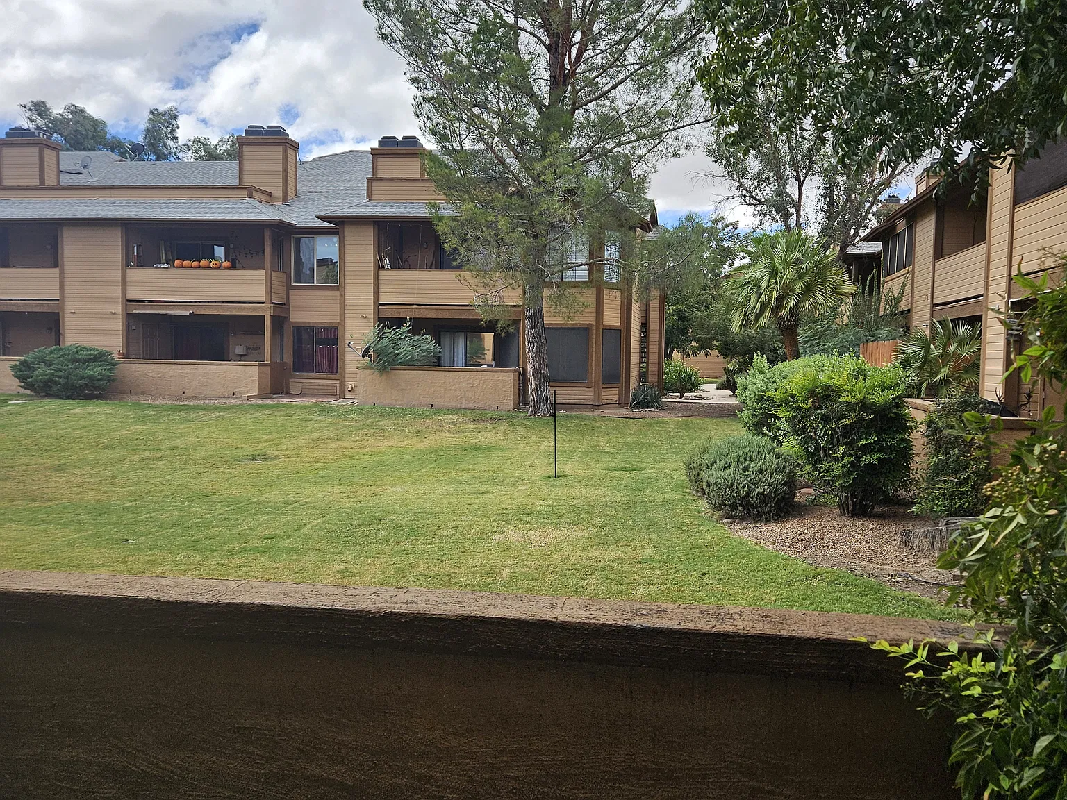 2 bedroom Condo-$1095 — Photo 3