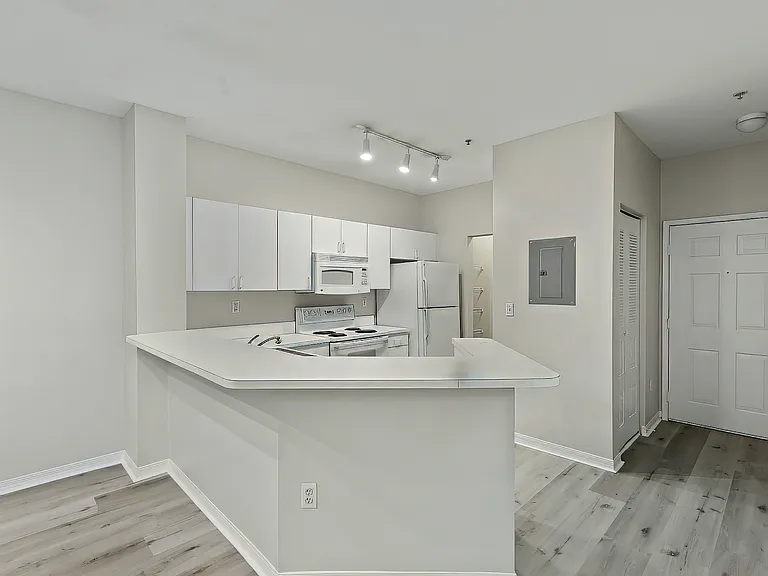 560 Florida Club Blvd #212 — Photo 5