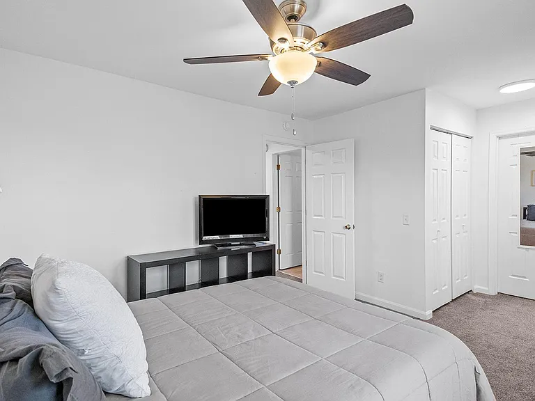 209 Errol Ln — Photo 26