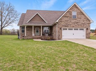 202 Majestic Dr, Decherd, TN 37324