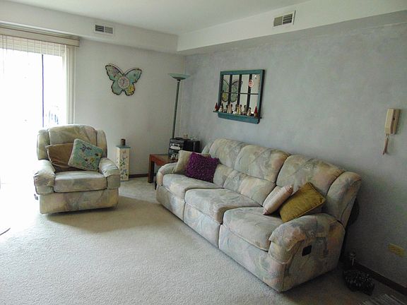 2nd image of 721 E Whispering Oaks Dr Room 1