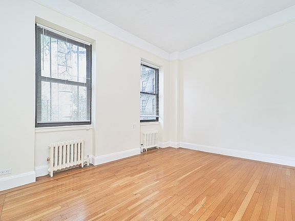 4th image of 78 Manhattan Ave APT 1C