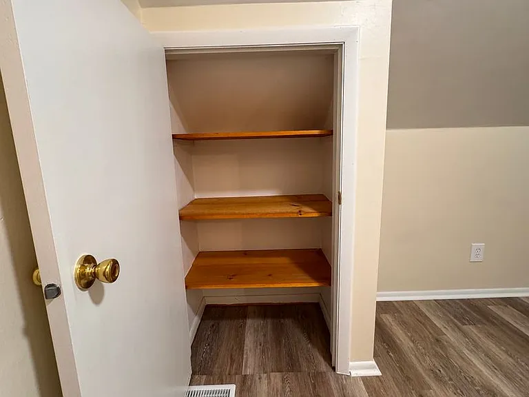 1079 North Ave — Photo 5