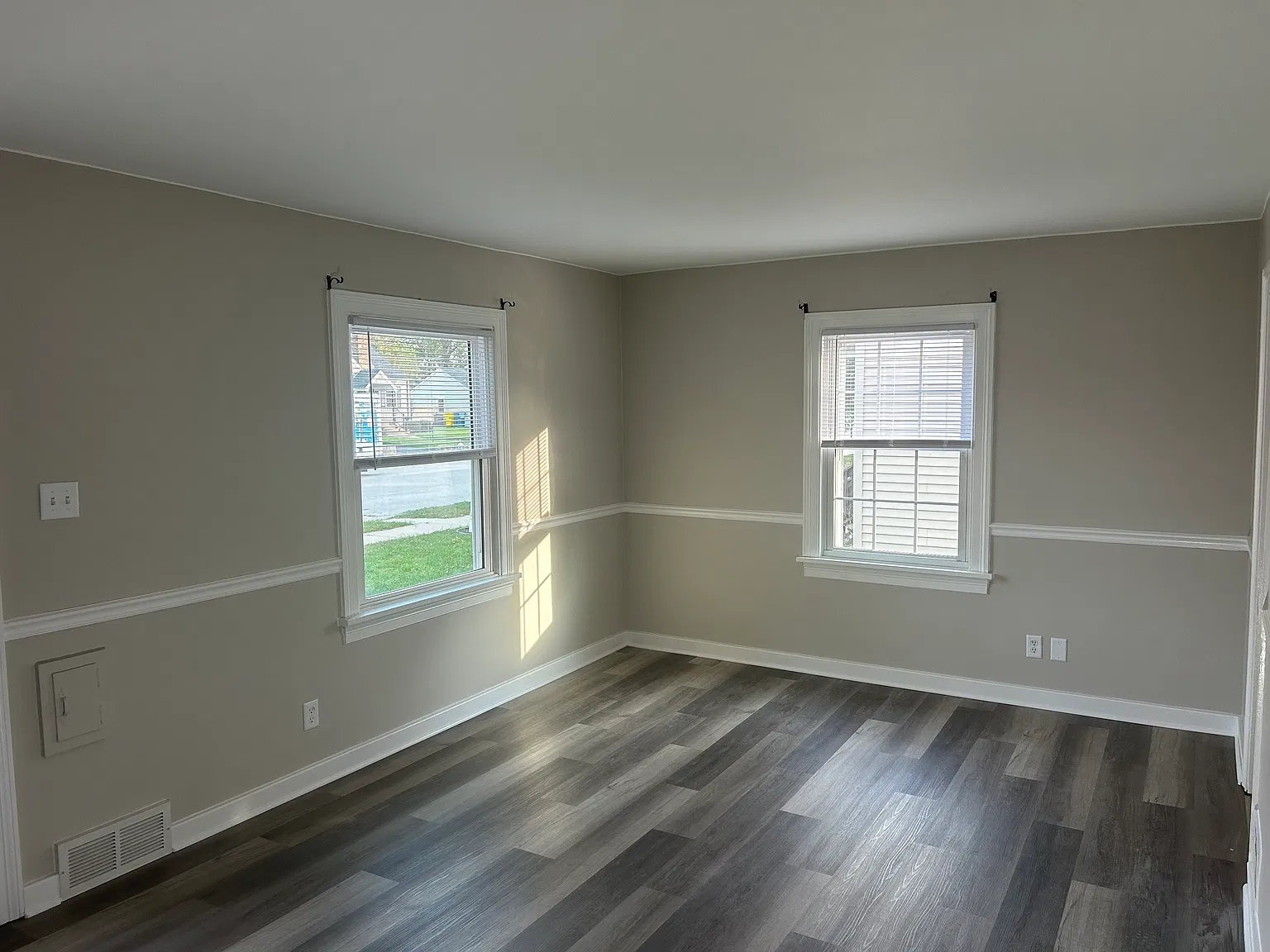 3 bed, 1000 sqft, $2,100 — Photo 4