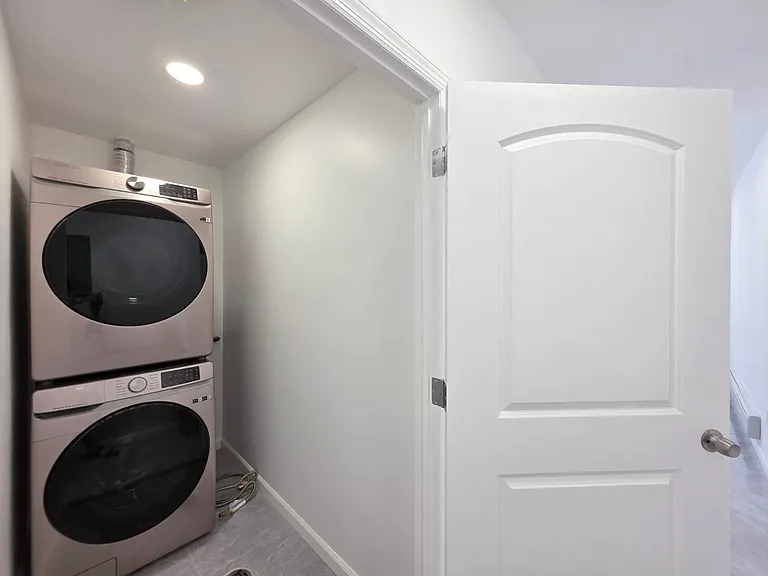 142 Fremont Ave #2 — Photo 5