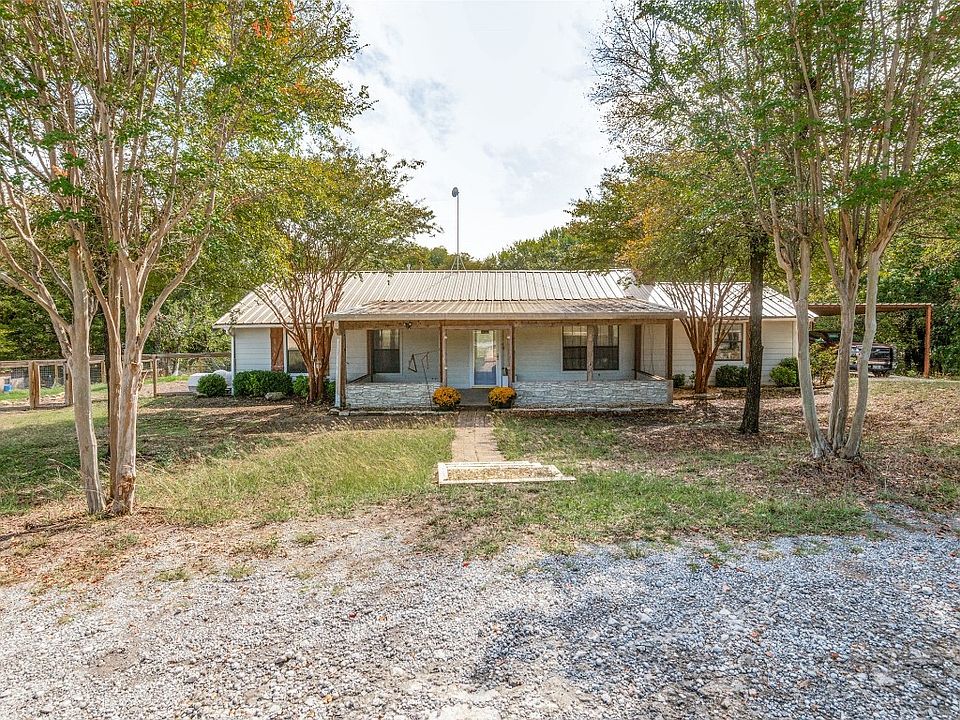 1st image of 405 Oak Hill Ct