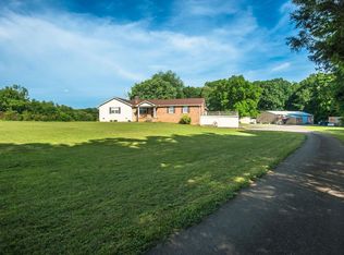 197 Gardner Rd, Bon Aqua, TN 37025