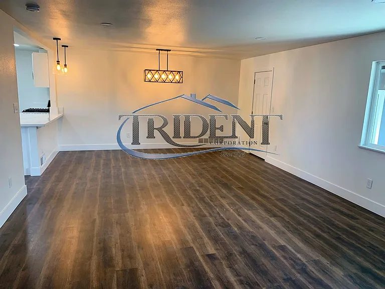 685 N Barrett Rd — Photo 2