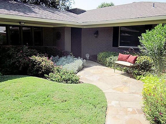 2nd image of 6935 Hillwood Cir