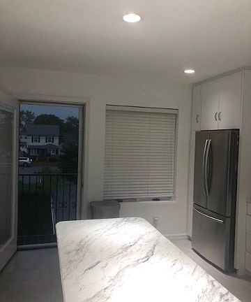 4th image of 42 Fairfield Ave