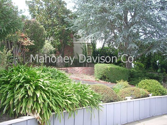 2nd image of 39 La Cresta Dr