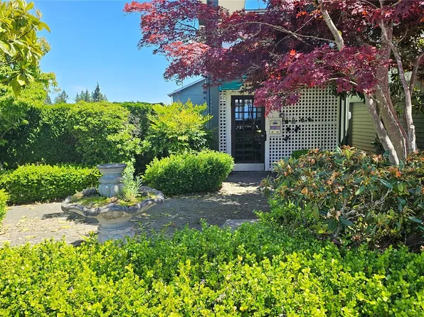 7924 212th Street SW #104, Edmonds, WA 98026