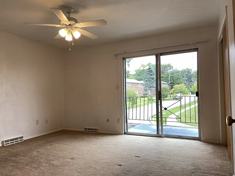 1244-1250 Cliffside St #1250 — Photo 11