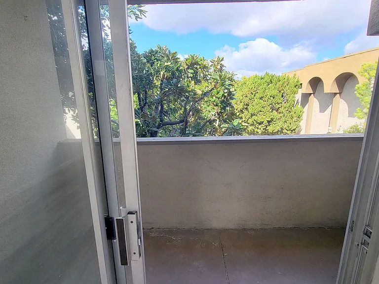 1018 E Lexington Ave — Photo 7