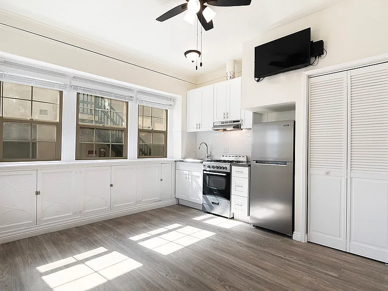 Wilton Place Apartments — Photo 15