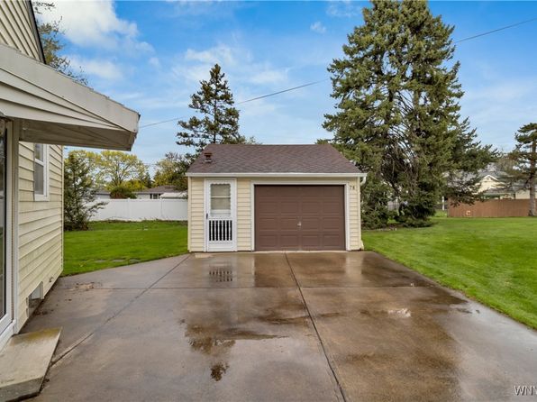 78 Donald Dr, North Tonawanda, NY 14120