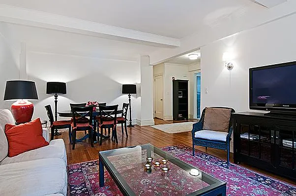 Rented by Domus Realty | media 3