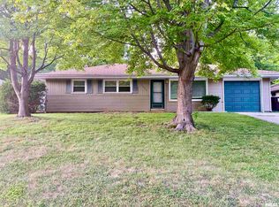 1911 W White Oak Dr, Peoria, IL 61614