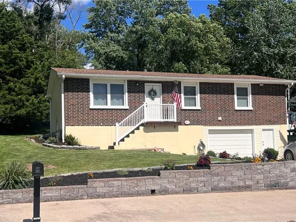 2220 Millwood Dr, Atchison, KS 66002