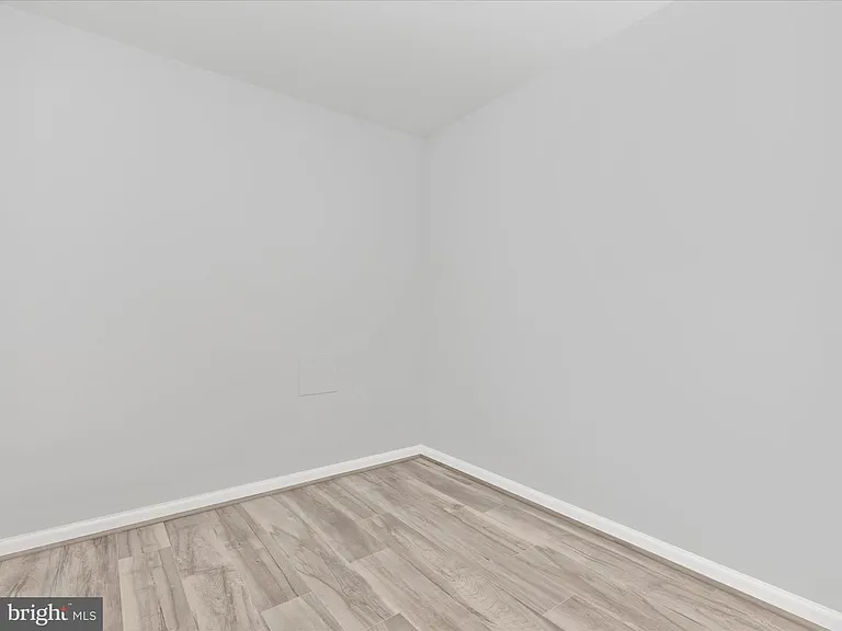 3838 Fulham Rd — Photo 30