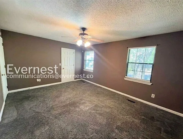 2543 Hampstead Dr — Photo 6