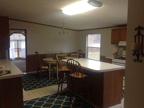 5th image of 3483 Locust Dr